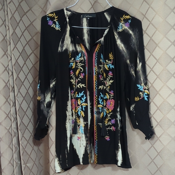 Caleoas Tops - ⭐2 For $5⭐Colorful Embroidered Black Top, Size M